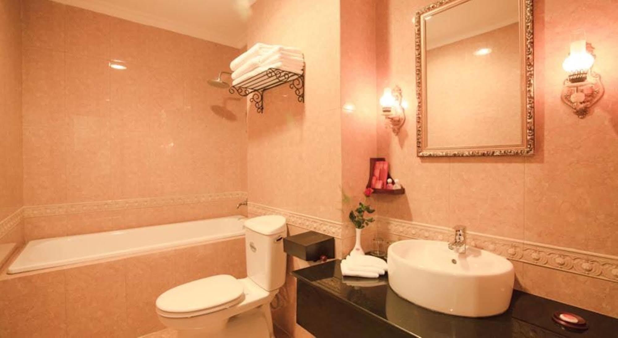 Den Long Do Hotel Nha Trang Bagian luar foto
