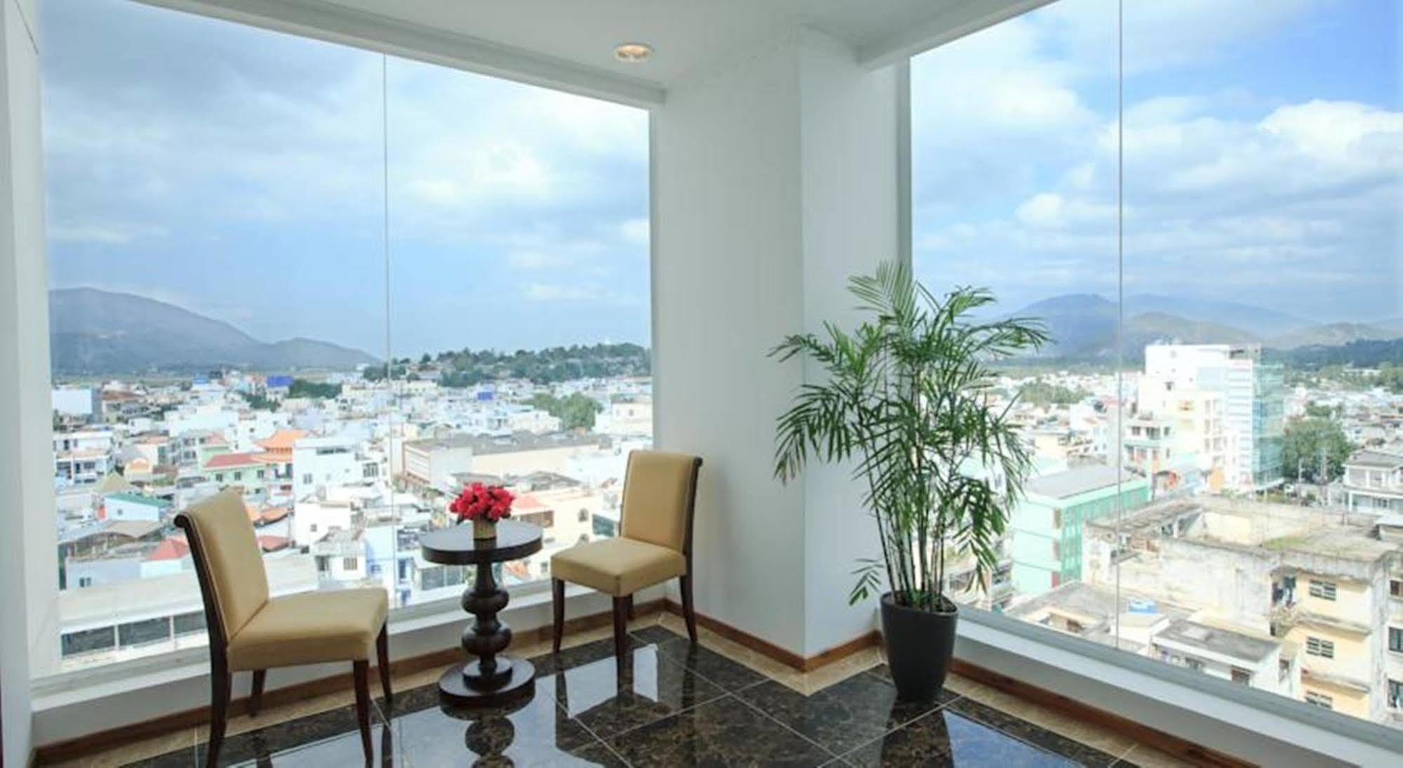 Den Long Do Hotel Nha Trang Bagian luar foto